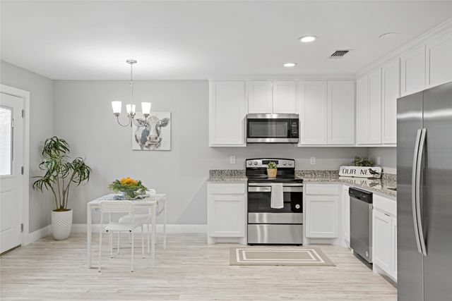 526 W Elm Street, Denison, TX 75020