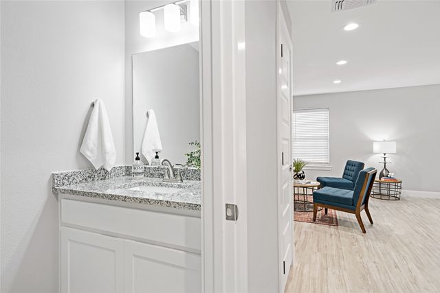 526 W Elm Street, Denison, TX 75020