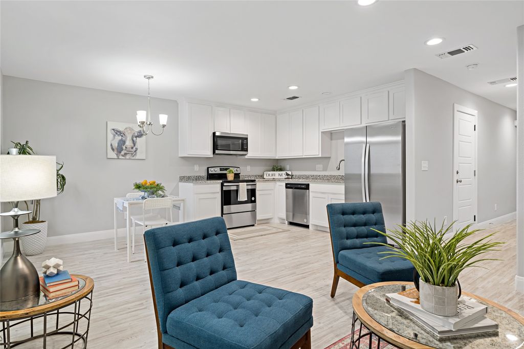 526 W Elm Street, Denison, TX 75020