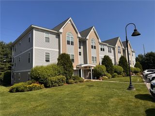200 Roger Williams Avenue 305, East Providence, RI 02916