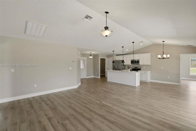 6809 Dickinson Drive, Sebring, FL 33872