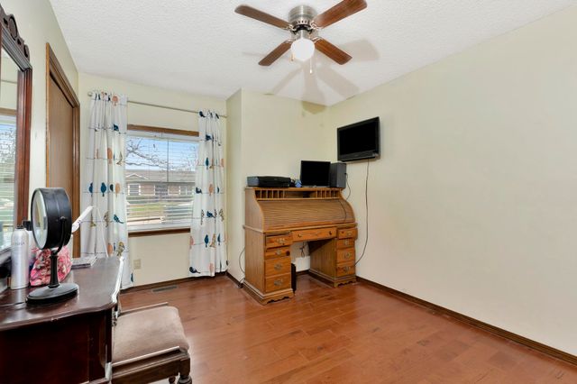 813 N Covington St, Wichita, KS 67212