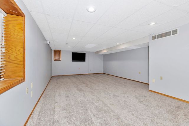 813 N Covington St, Wichita, KS 67212