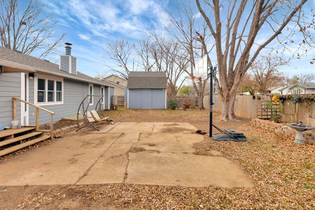 813 N Covington St, Wichita, KS 67212