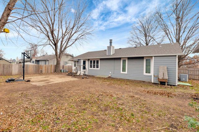 813 N Covington St, Wichita, KS 67212