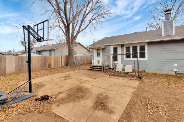 813 N Covington St, Wichita, KS 67212