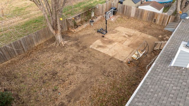 813 N Covington St, Wichita, KS 67212