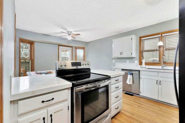 813 N Covington St, Wichita, KS 67212