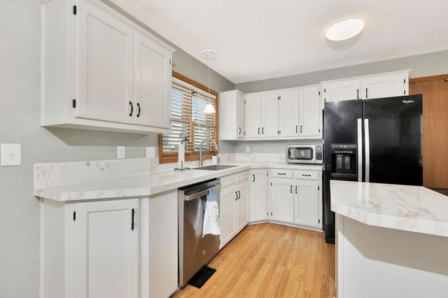 813 N Covington St, Wichita, KS 67212