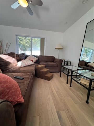 62 Memorial Boulevard, Newport, RI 02840