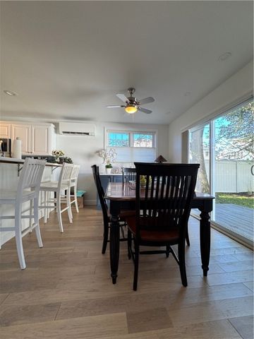 62 Memorial Boulevard, Newport, RI 02840