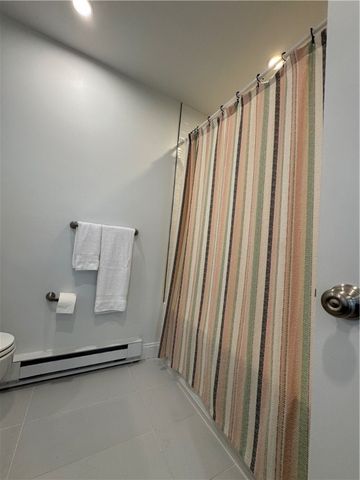 62 Memorial Boulevard, Newport, RI 02840