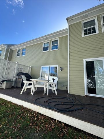62 Memorial Boulevard, Newport, RI 02840