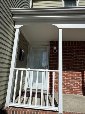 62 Memorial Boulevard, Newport, RI 02840