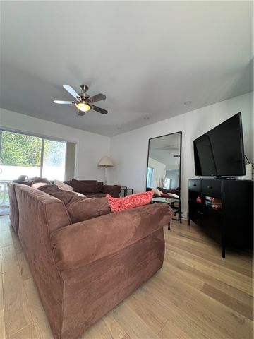 62 Memorial Boulevard, Newport, RI 02840