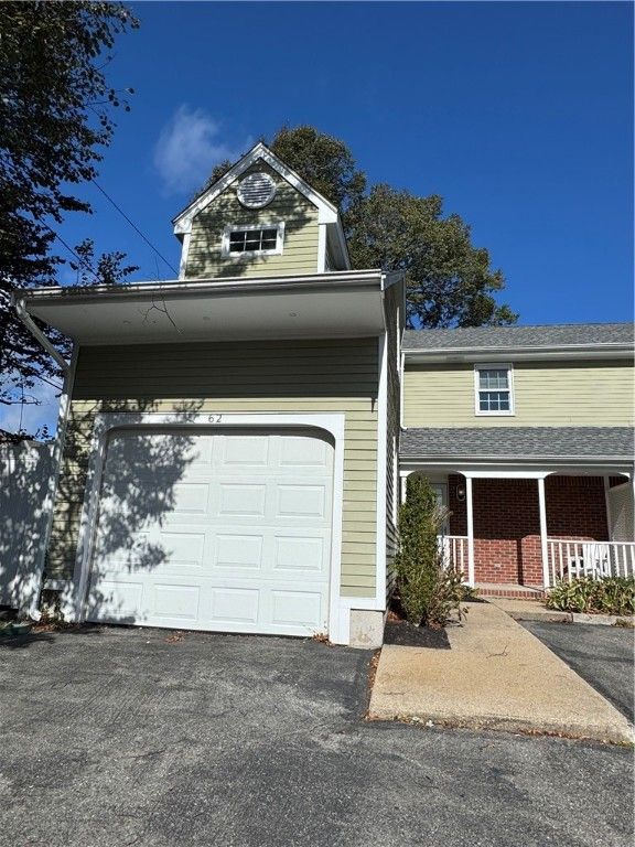 62 Memorial Boulevard, Newport, RI 02840