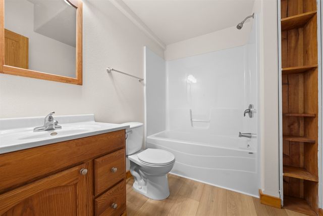 807 8th ST NW, Minot, ND 58703