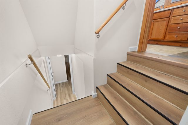 807 8th ST NW, Minot, ND 58703