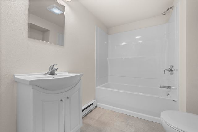 807 8th ST NW, Minot, ND 58703