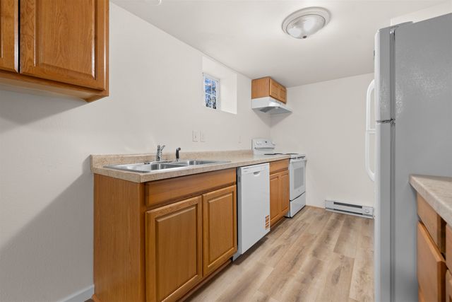 807 8th ST NW, Minot, ND 58703