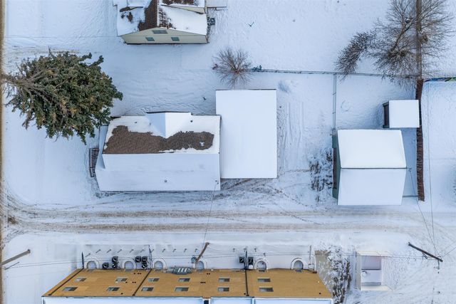 807 8th ST NW, Minot, ND 58703