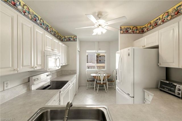 7839 Regal Heron CIR # 205, Naples, FL 34104