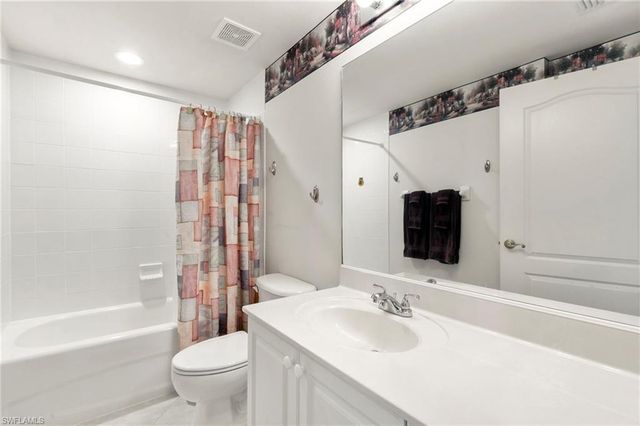 7839 Regal Heron CIR # 205, Naples, FL 34104