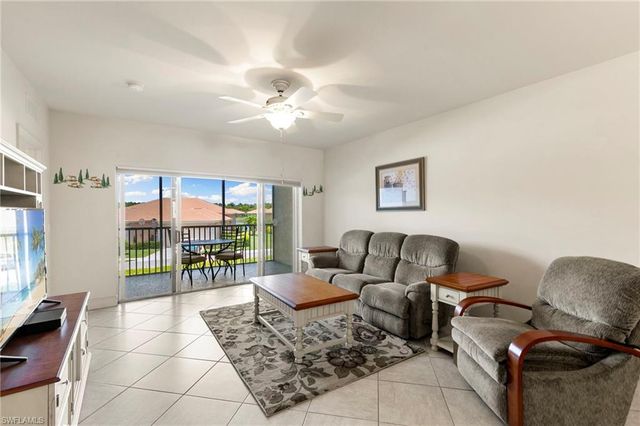 7839 Regal Heron CIR # 205, Naples, FL 34104