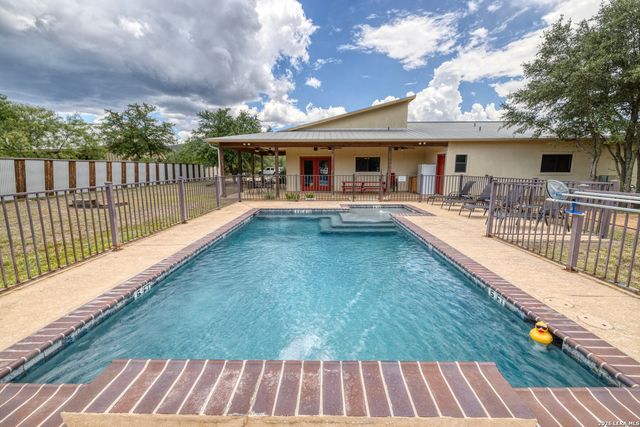 900 Tierra Linda, Concan, TX 78838