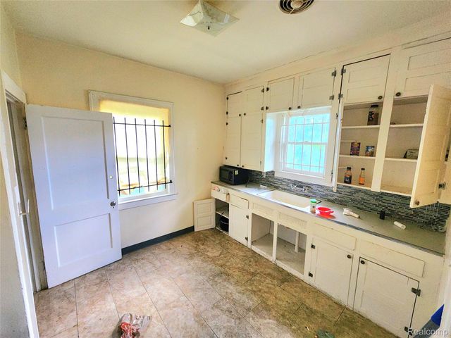 19120 Orleans Street, Highland Park, MI 48203