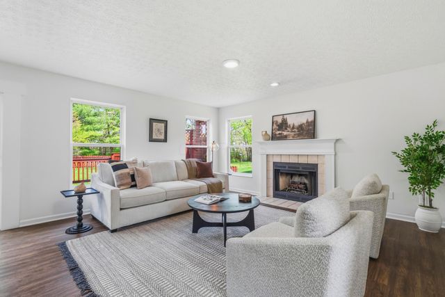 12478 Thoroughbred Drive, Pickerington, OH 43147
