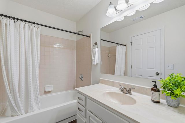 12478 Thoroughbred Drive, Pickerington, OH 43147