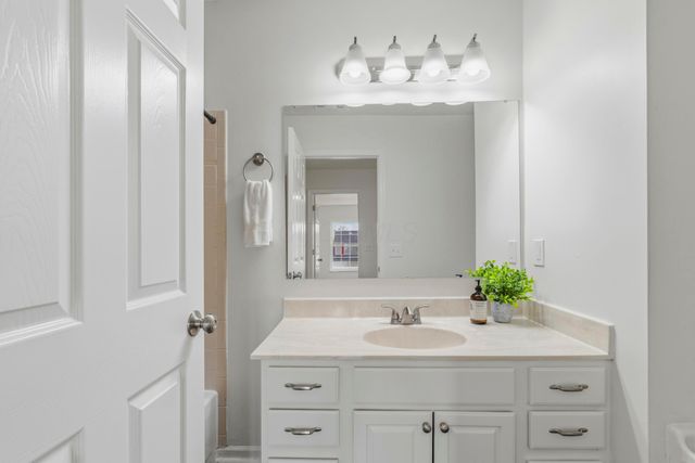 12478 Thoroughbred Drive, Pickerington, OH 43147