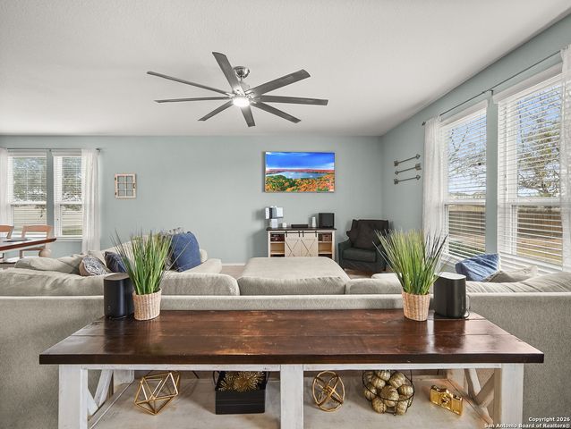 102 Texas Thistle, New Braunfels, TX 78130