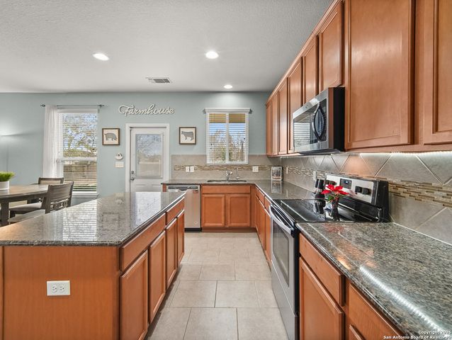 102 Texas Thistle, New Braunfels, TX 78130