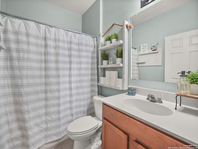 102 Texas Thistle, New Braunfels, TX 78130