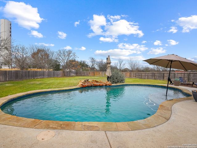 102 Texas Thistle, New Braunfels, TX 78130