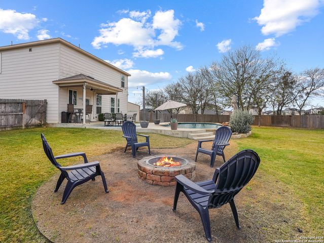 102 Texas Thistle, New Braunfels, TX 78130
