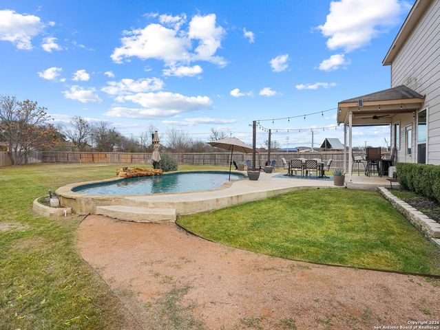 102 Texas Thistle, New Braunfels, TX 78130