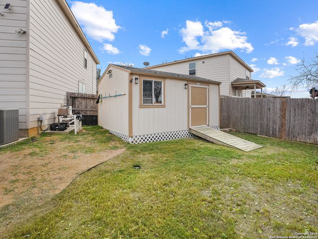 102 Texas Thistle, New Braunfels, TX 78130