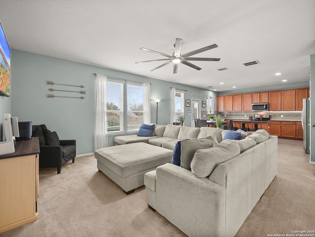 102 Texas Thistle, New Braunfels, TX 78130