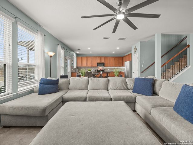 102 Texas Thistle, New Braunfels, TX 78130