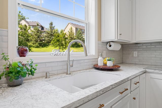14124 55th Avenue N, Plymouth, MN 55446