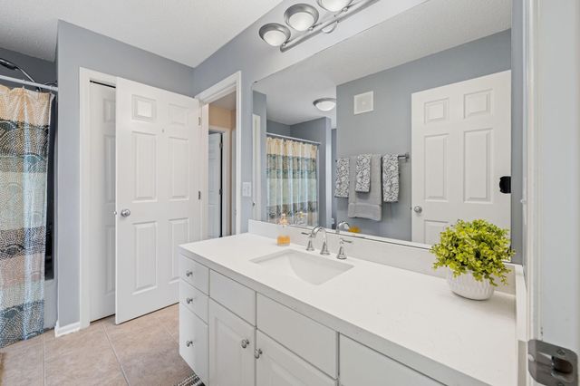14124 55th Avenue N, Plymouth, MN 55446