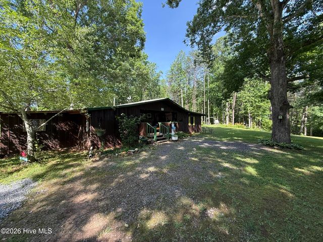 86 Alpaca Lane, Murphy, NC 28906