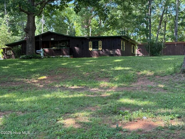 86 Alpaca Lane, Murphy, NC 28906