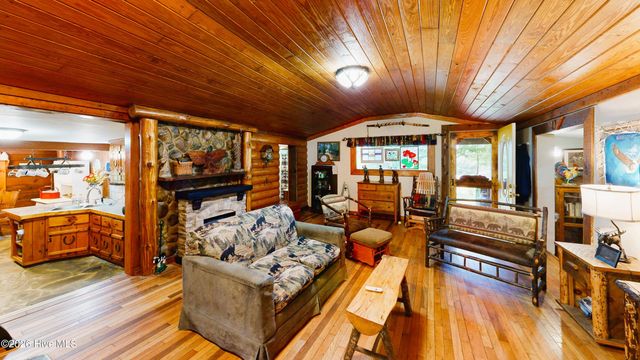 86 Alpaca Lane, Murphy, NC 28906