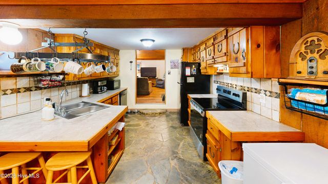 86 Alpaca Lane, Murphy, NC 28906