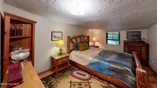 86 Alpaca Lane, Murphy, NC 28906