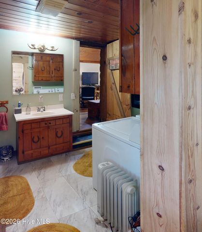 86 Alpaca Lane, Murphy, NC 28906